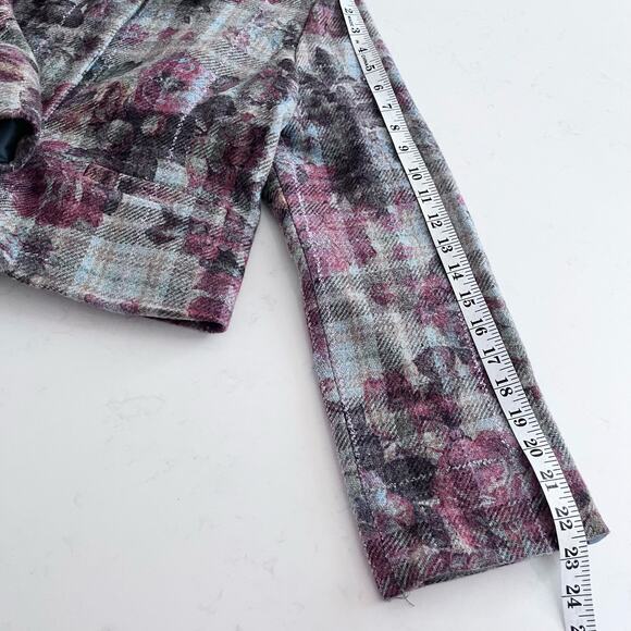 St. John Sport Plaid Wool Blend Floral Embroidered Collared Jacket Size Medium - Picture 15 of 15